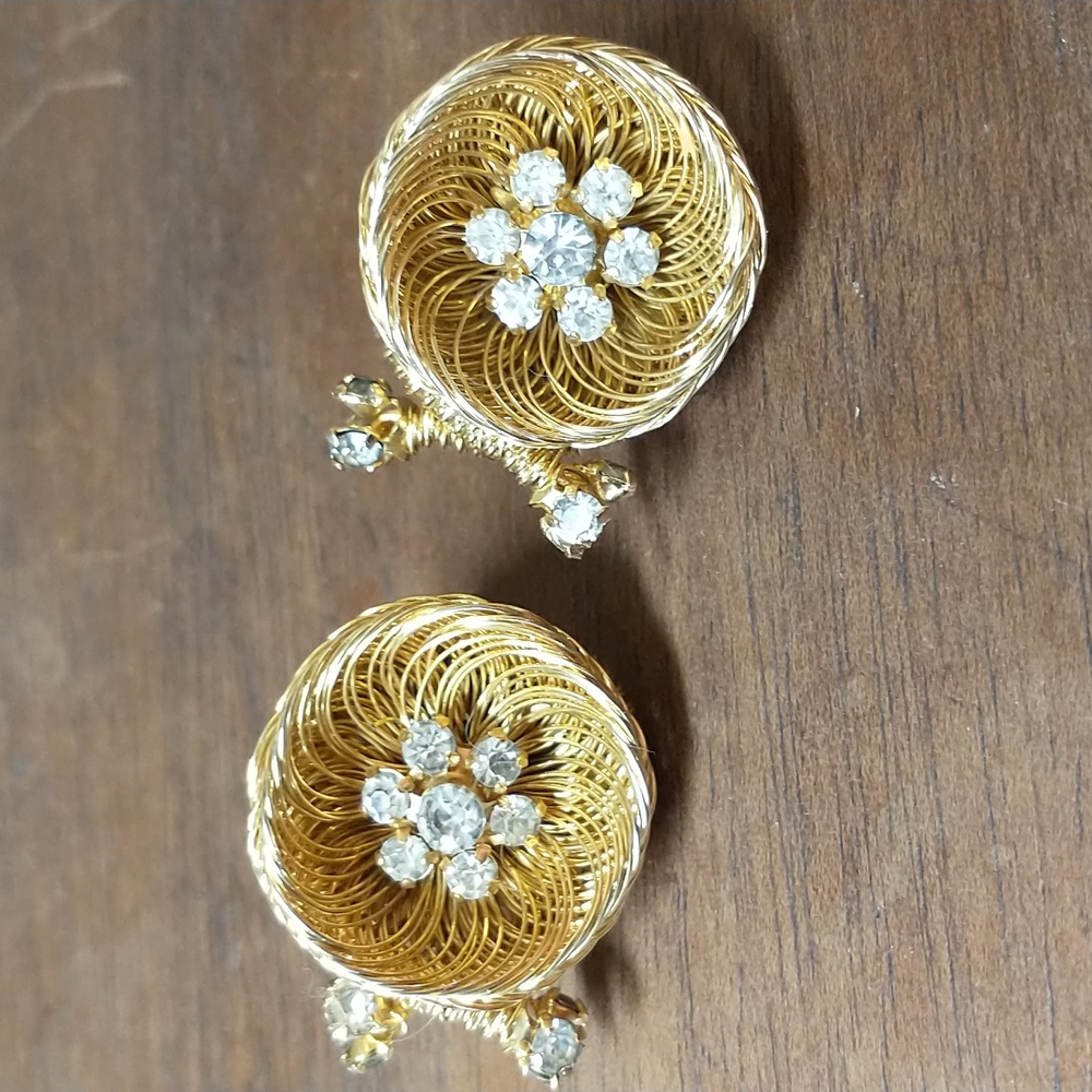 Earrings - Vintage bird nest clip on earrings
